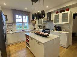 Superb Architect Designed Property with Stunning Views of the Mountains