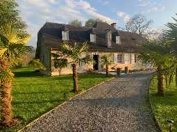 Superb Architect Designed Property with Stunning Views of the Mountains