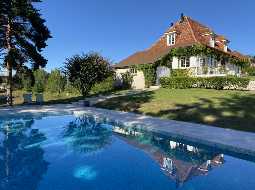 Maison familiale avec vue sur les Pyrénées; Pau; Coteau Jurançon; Proche des commodités locales