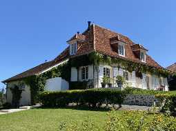 Maison familiale avec vue sur les Pyrénées; Pau; Coteau Jurançon; Proche des commodités locales