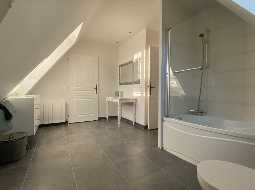 Family Home with Pyrenean Mountain Views; Pau; Jurancon Wine Region; Close to local Amenities