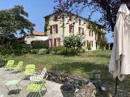 Sublime Maison de Maître Avec Piscine et Vue Dégagée