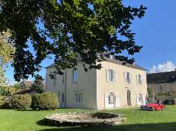 Impeccable Maison de Maître Avec Piscine et Dépendance Dans Un Cadre Idyllique