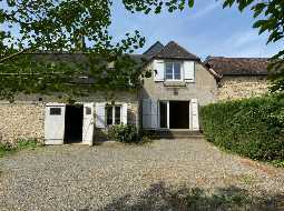 Jolie Maison du Village en Pierre, avec Jardin et Grange Attenante à 30 minutes de Pau