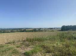 Corps de Ferme 19ème Siècle Avec 2.7 Hectares du Terrain Privé