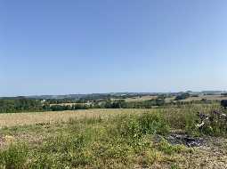 Corps de Ferme 19ème Siècle Avec 2.7 Hectares du Terrain Privé