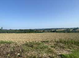 Corps de Ferme 19ème Siècle Avec 2.7 Hectares du Terrain Privé
