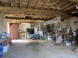 Corps de Ferme 19ème Siècle Avec 2.7 Hectares du Terrain Privé