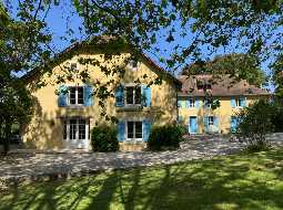 Magnifique Ensemble Béarnais Avec Vue Époustouflante Depuis Ses 3.2 Hectares