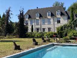 Superbe Château Renaissance datant du XVIIe siècle, avec un parc de 5,8 hectares