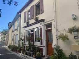 An Immaculately Presented Town House in The Historic Centre Of Salies de Bearn