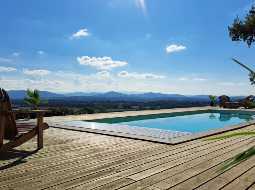 Splendide et unique maison de campagne avec une vue exceptionnelle sur les montagnes Pyrénées !!