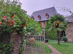 A Splendid & Unique Country Home with Exceptional Pyrenean Mountain Views!!