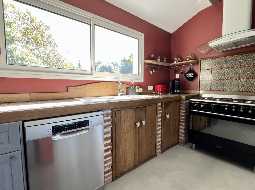 Desirable Turn Key Property, Heart of Saint Sever, Generous Gardens, Just 1hr to Ocean