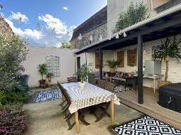 PRICE REDUCTION! Beautifully Renovated Townhouse with Courtyard Garden in Popular Market Town