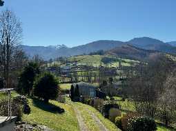 Ancienne Bergerie superbement rénovée avec vues des montagnes sur 2.6 hectares de terrain