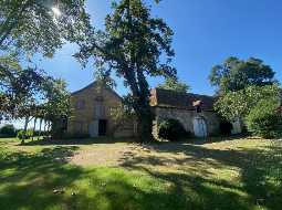 Maison de Maitre avec ancienne Maison de Gardien, Piscine, Grange, Garage et 5HA