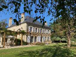 Maison de Maitre avec ancienne Maison de Gardien, Piscine, Grange, Garage et 5HA