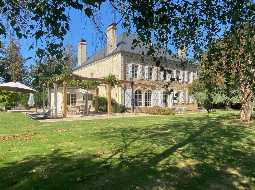 Maison de Maitre avec ancienne Maison de Gardien, Piscine, Grange, Garage et 5HA