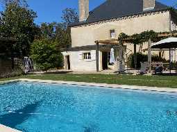 Maison de Maitre avec ancienne Maison de Gardien, Piscine, Grange, Garage et 5HA