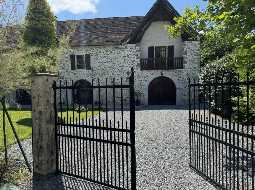 A Beautifully Converted Stone Bergerie with Swimming Pool and Mountain Views