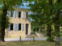Maison de Maître avec cour très charmante et belle vue sur la vallée Chalossais