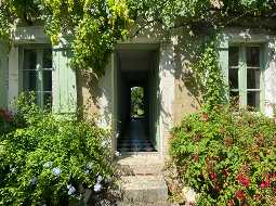 Maison de Maître avec cour très charmante et belle vue sur la vallée Chalossais