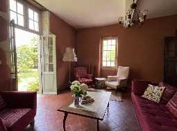 Maison de Maître avec cour très charmante et belle vue sur la vallée Chalossais