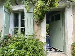 Maison de Maître avec cour très charmante et belle vue sur la vallée Chalossais