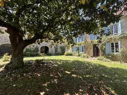 Charming 18th Century Béarnaise Farmhouse full of Character only 30 mins North of Pau