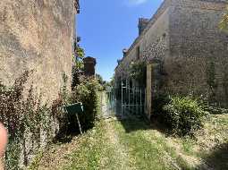 Charming 18th Century Béarnaise Farmhouse full of Character only 30 mins North of Pau