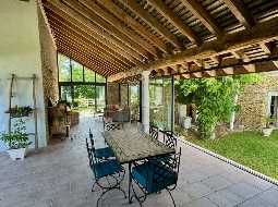 Elegant 19th-Century Béarnaise Estate with Mountain Views and Exceptional Stone Barns
