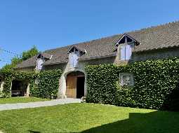 Elegant 19th-Century Béarnaise Estate with Mountain Views and Exceptional Stone Barns