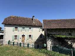  Charmante Petite Maison de Village avec Atelier et Grange