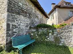  Charmante Petite Maison de Village avec Atelier et Grange