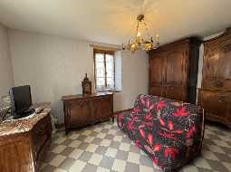  Charmante Petite Maison de Village avec Atelier et Grange