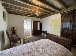  Charmante Petite Maison de Village avec Atelier et Grange