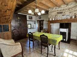  Charmante Petite Maison de Village avec Atelier et Grange