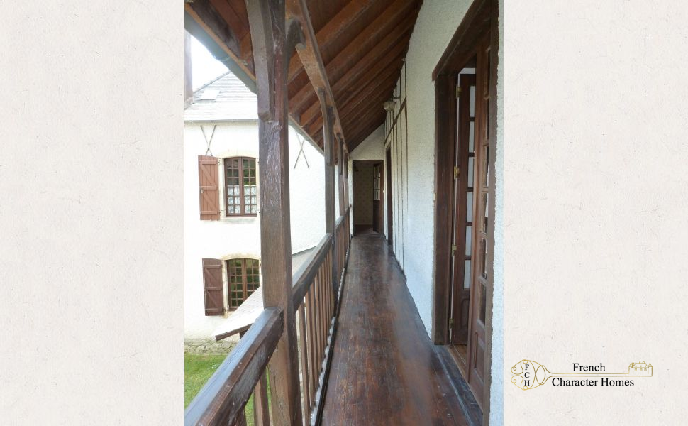 Charming 18C Ensemble Bearnaise In A Village Setting With A Half Acre of Private Gardens