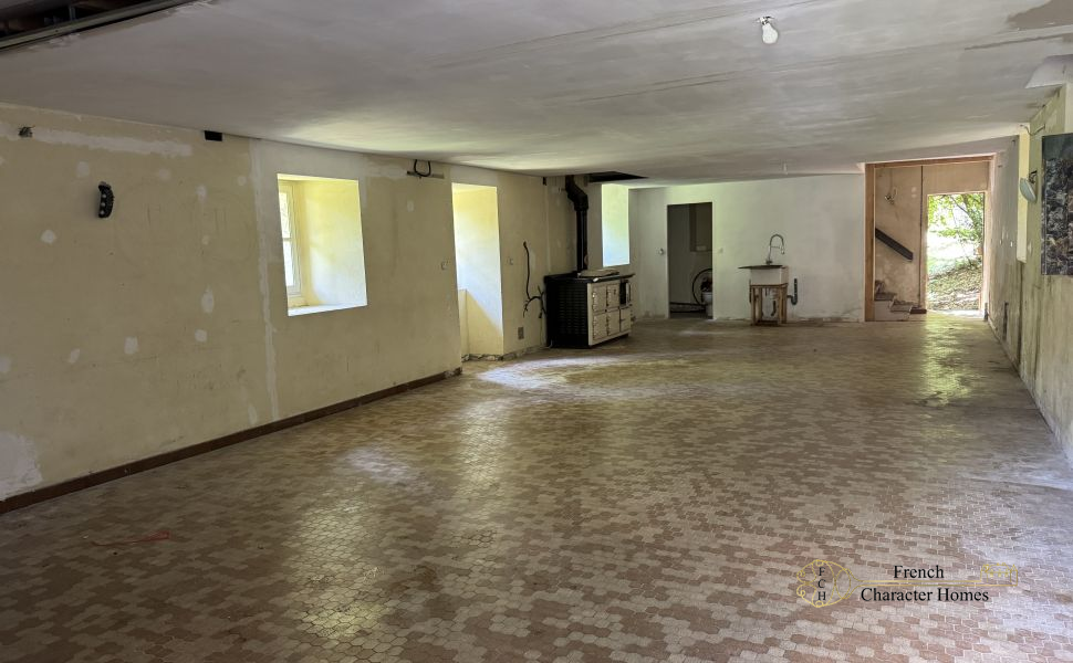 Historic property in the heart of the Medieval town of Sauveterre de Bearn