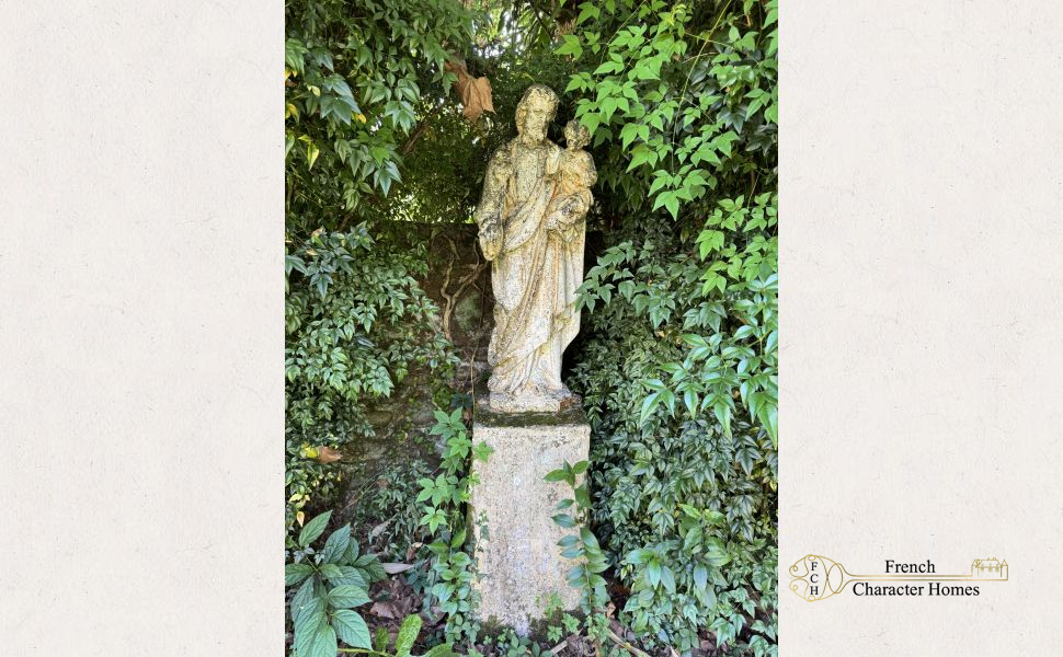 Historic property in the heart of the Medieval town of Sauveterre de Bearn