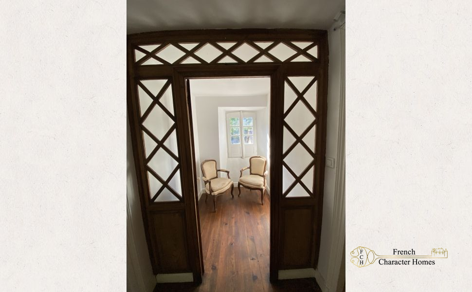Beautiful Mountain Property with Superb Views in the Heart of this lovely Pyrenean Village