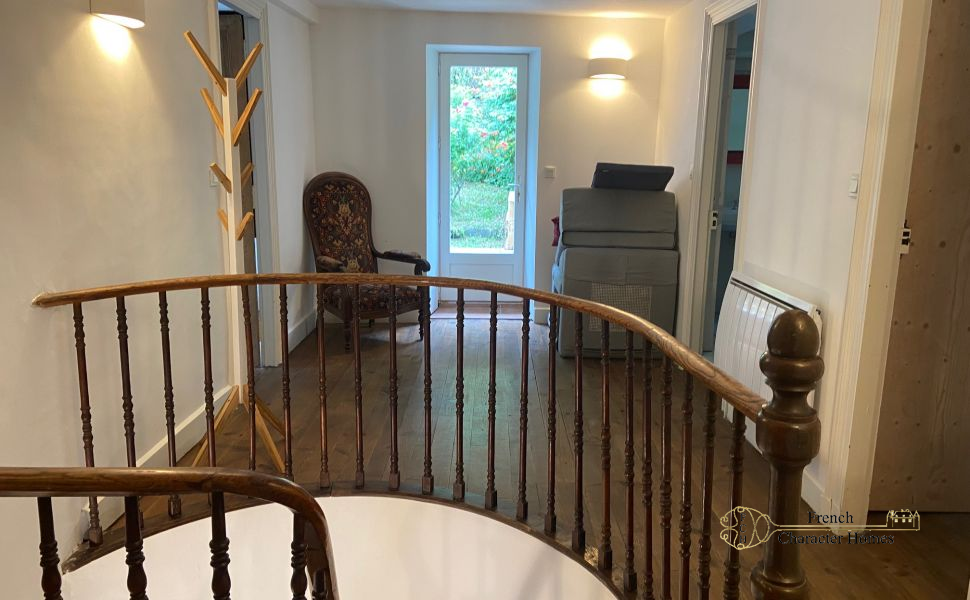 Beautiful Mountain Property with Superb Views in the Heart of this lovely Pyrenean Village