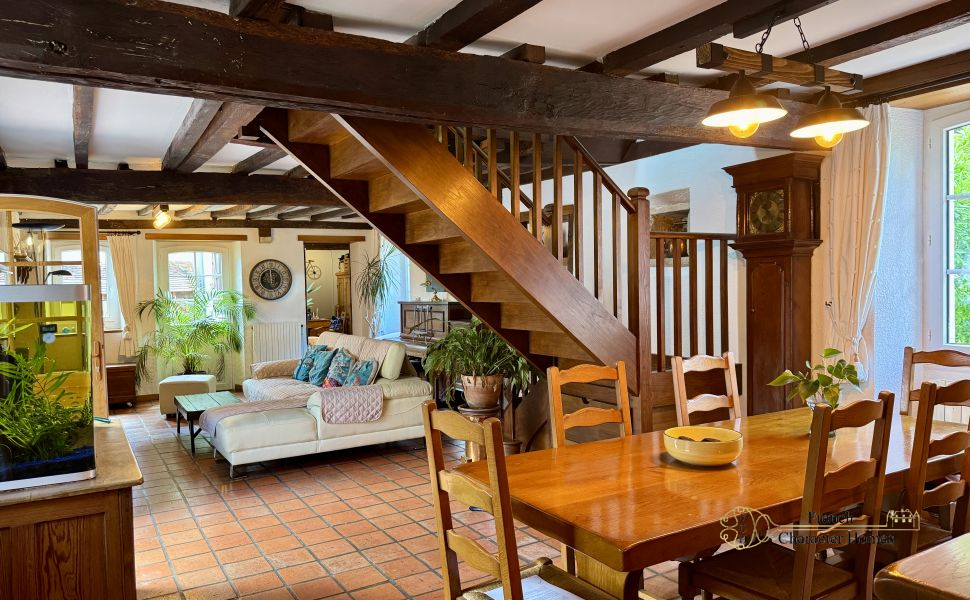 Charming 19C Bearnaise Farmhouse With Courtyard, Barns And Landscaped Gardens