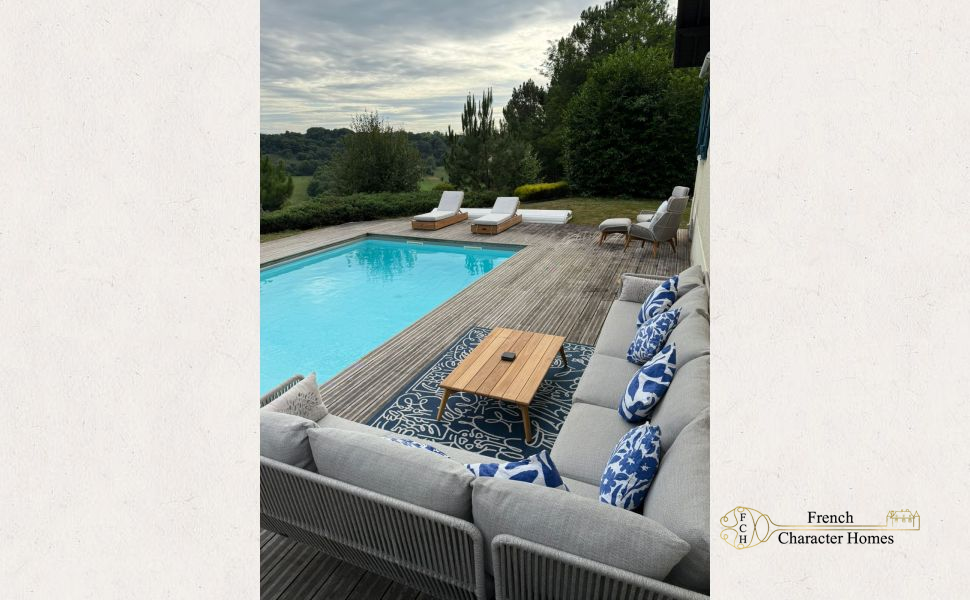 A Beautifully Presented 4 Bed Neo-Bearnaise Villa With Pool And Mountain Views