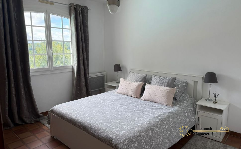 A Beautifully Presented 4 Bed Neo-Bearnaise Villa With Pool And Mountain Views