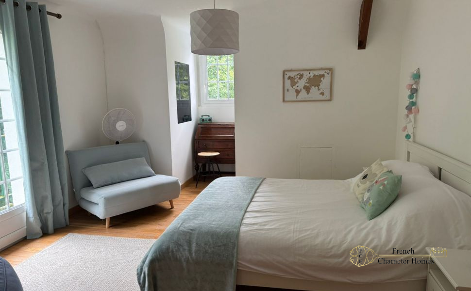 A Beautifully Presented 4 Bed Neo-Bearnaise Villa With Pool And Mountain Views