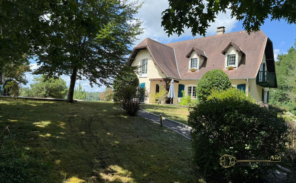 A Beautifully Presented 4 Bed Neo-Bearnaise Villa With Pool And Mountain Views
