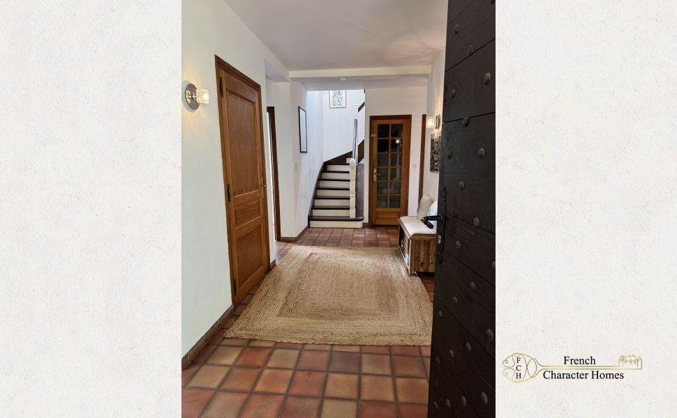 A Beautifully Presented 4 Bed Neo-Bearnaise Villa With Pool And Mountain Views