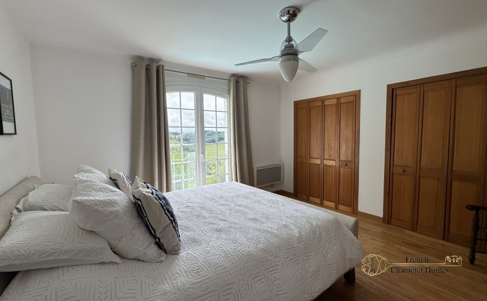 A Beautifully Presented 4 Bed Neo-Bearnaise Villa With Pool And Mountain Views